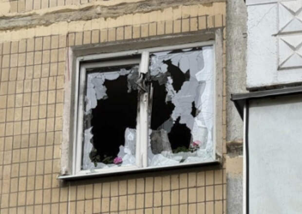 Украинский дрон-камикадзе атаковал девятиэтажку в Белгороде. Есть жертвы Украинский дрон-камикадзе атаковал девятиэтажку в Белгороде. Есть жертвы