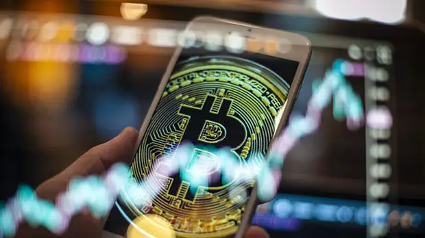 Цифровая неопределённость: с чем связаны резкие колебания курса биткоина в августе