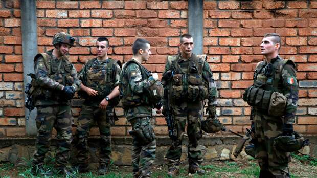 Французским угнетателям объявили войну. Париж получит по заслугам