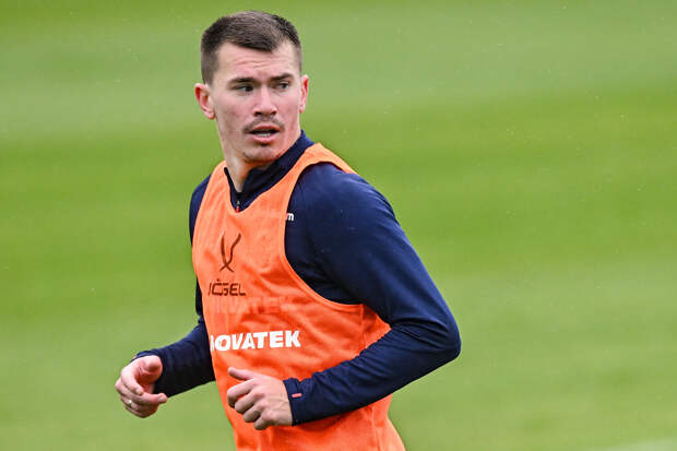 Футболист сборной России оценил возможность жить без интернета