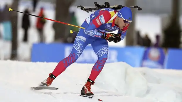 Первая медаль в карьере: Елисеев выиграл бронзу в мужском спринте на этапе КМ по биатлону в Эстерсунде