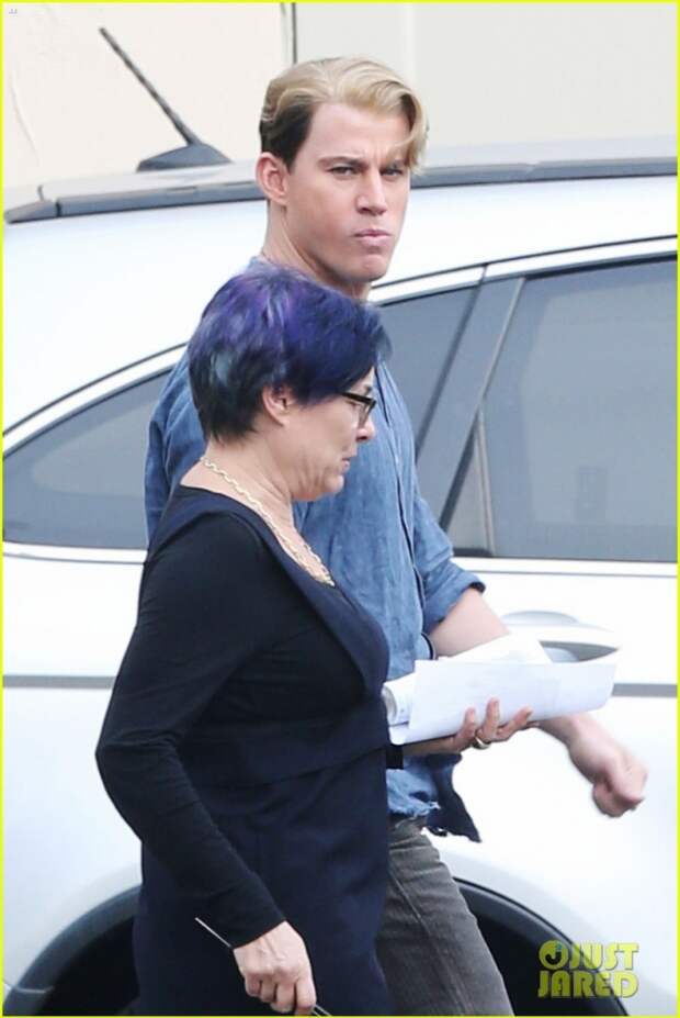 channing-tatum-blond-hair-on-hail-caesar-set-02