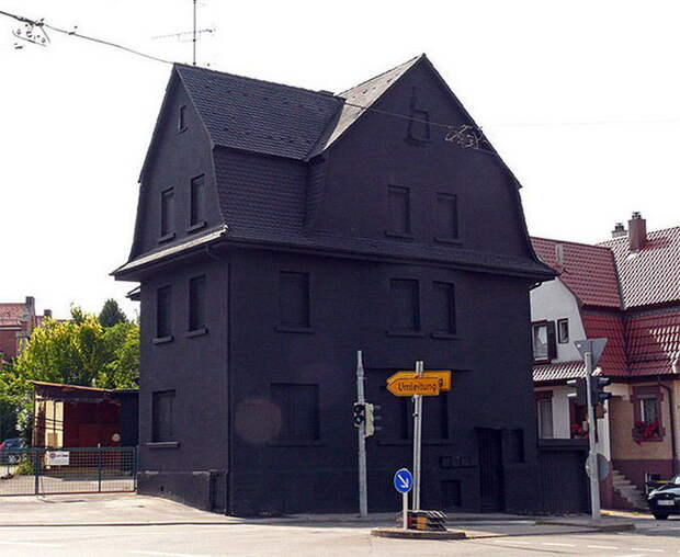 Черный дом.