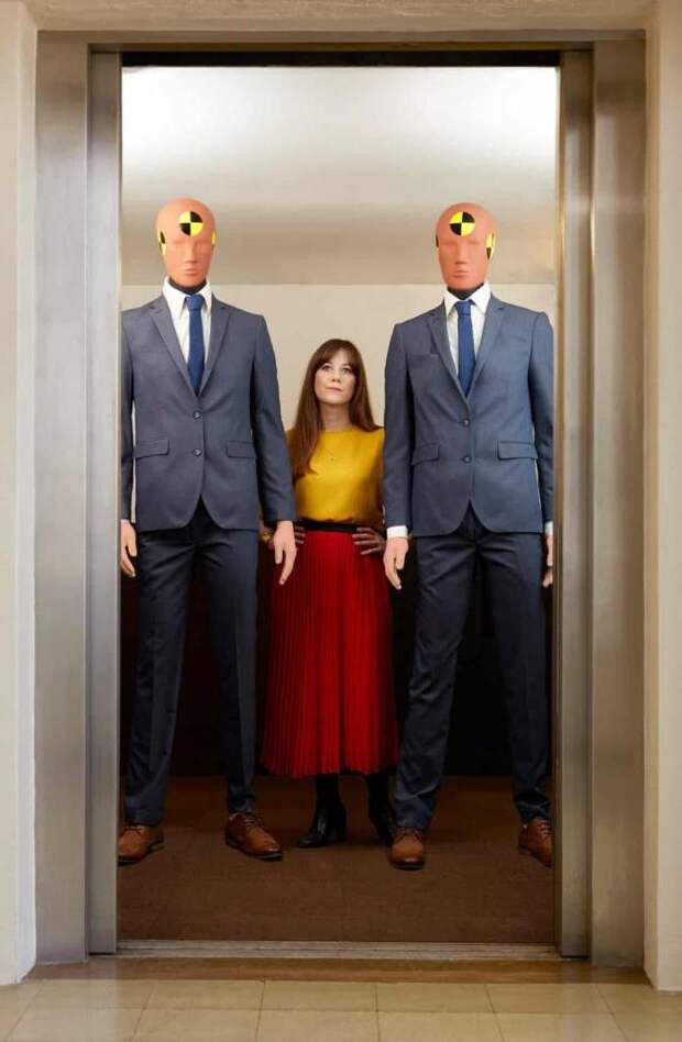 От туалетов до смартфонов и автомобилей: почему все в мире разрабатывается для мужчин и неудобно для женщин?