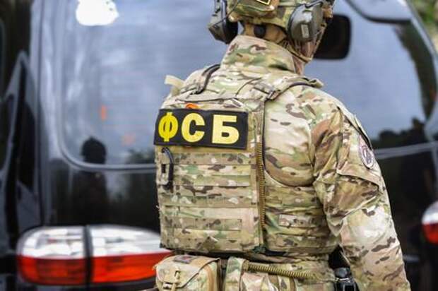 В Сочи чиновника мэрии задержали за фиктивное трудоустройство дочери. Под стражу попали сразу три руководителя