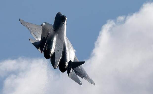 Военный аэродром под Ахтубинском: БПЛА противника атаковали Су-57 в 600 км от Украины