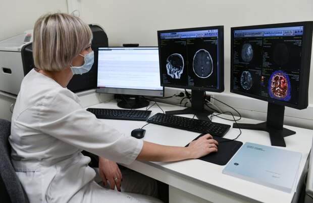 Путин поручил обеспечить внедрение технологий ИИ в медпрактику