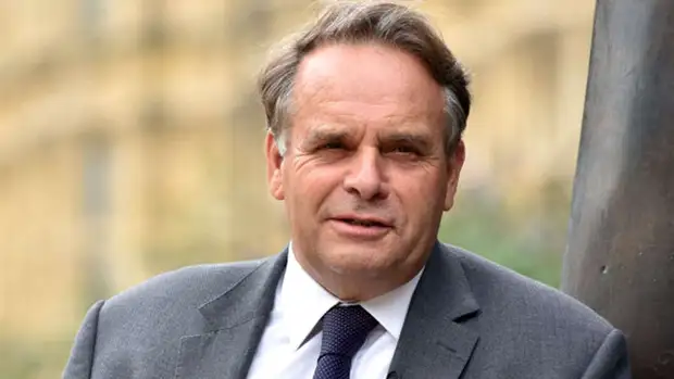 Обвиняемый в просмотре порно на работе британский депутат перепутал интим-контент с сайтом о тракторах