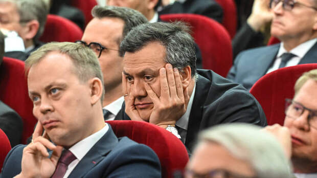 Фото: Дмитрий Азаров / Коммерсантъ📷А некоторые участники встречи сдерживали себя
