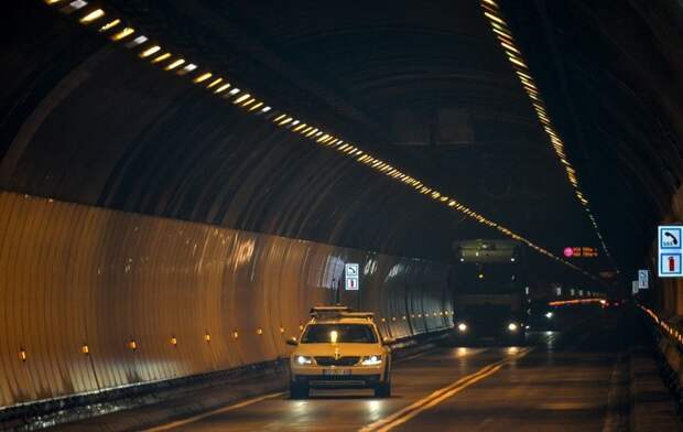 Кошмар под Монбланом: как загоревшийся грузовик убил 39 человек в горном тоннеле интересное, катастрофа, монблан, тоннель