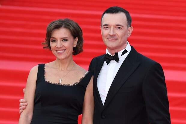 «Аутизм или синдром Дауна»? Как выглядит 17-летняя Евдокия, дочь Ксении Алферовой и Егора Бероева, которую 10 лет скрывали от публики