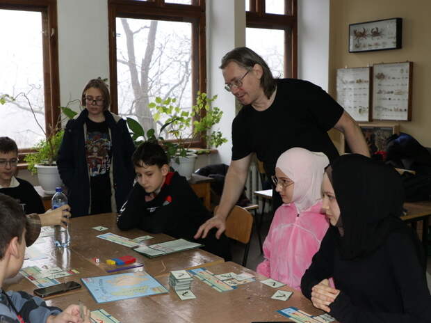 Как в Симферополе школьников увлекают биологией