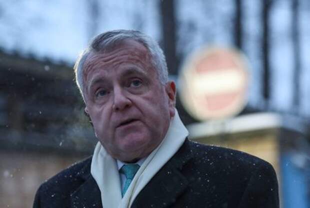 U.S. ambassador to Russia John Sullivan speaks with journalists after his meeting with Paul Whelan, a U.S. national arrested and accused of espionage, outside a detention centre in Moscow, Russia January 30, 2020. REUTERS/Evgenia Novozhenina