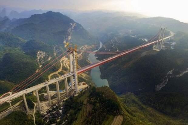 Китайцы построили самый высокий в мире мост.