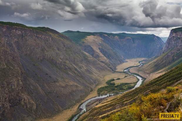 Невероятно зрелищное место в России, долина реки Чулышман (10 фото)