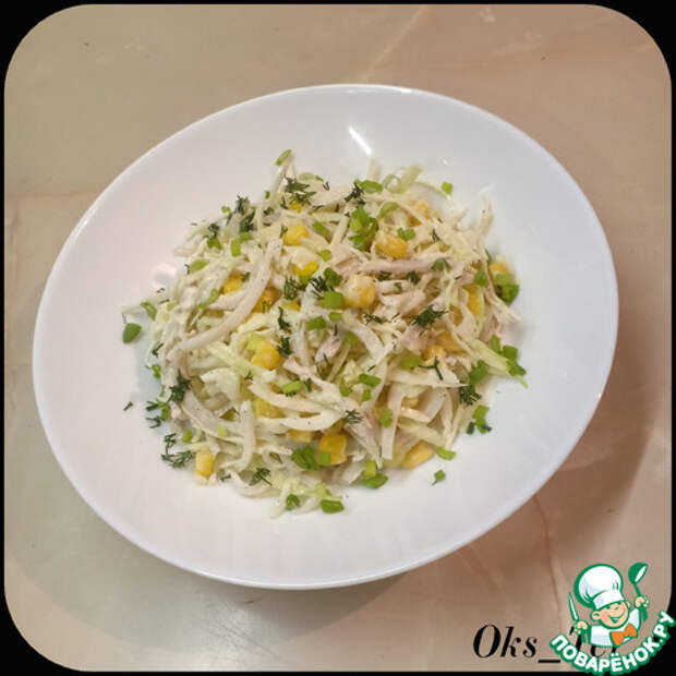 Салат с кальмарами и капустой