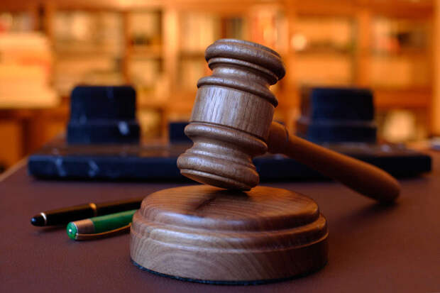 Сду Москвы продлил домашний арест журналистам Baza Трифонову и Лукьяновой