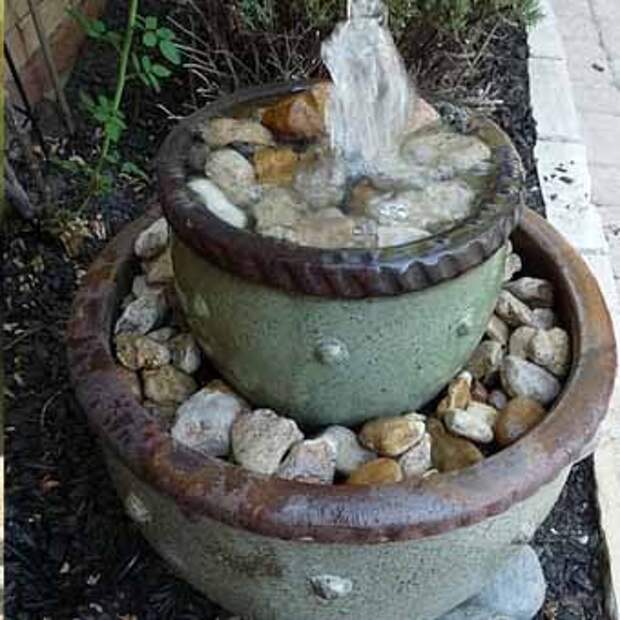 дачный фонтан с камнями
