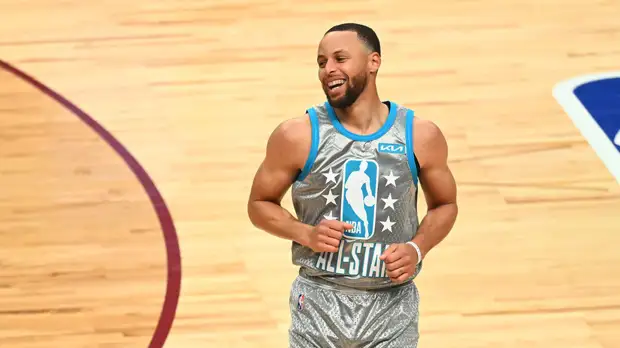 Карри установил рекорд по количеству точных трёхочковых в Матчах звёзд НБА