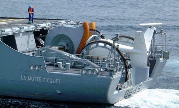 Что будет если дайвер под водой услышит сонар атомной субмарины