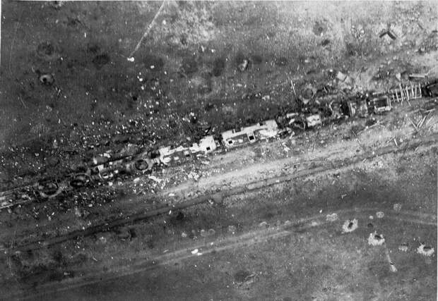 Останки немецкого бронепоезда Panzerzug 76, уничтоженного 14 апреля 1945 г. шестёркой Ил-2 Великая отечественая война, архивные фотографии, вторая мировая война