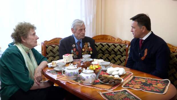 Двойной праздник легендарного партизана. Ветеран из Одинцова пригласил Андрея Воробьева на 95-летие