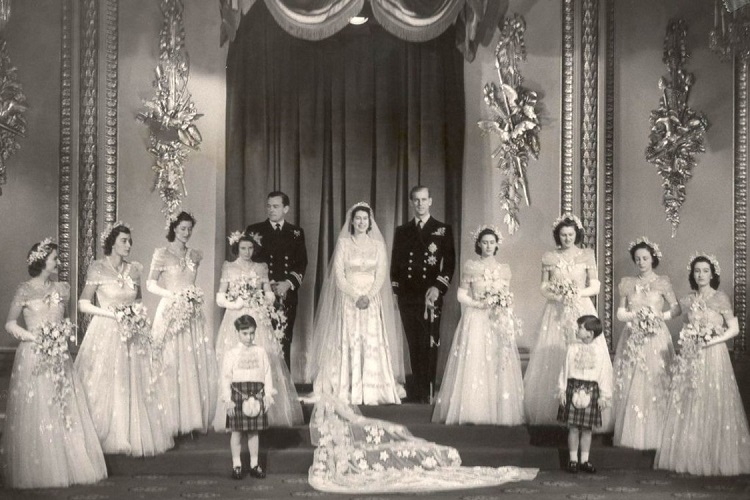 Cразу после войны, в голодном 1947-м, Елизавета II отгуляла пышную свадьбу.