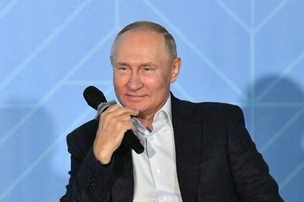 «Страна восходящего солнца — это Россия». Путин прилетел на Камчатку