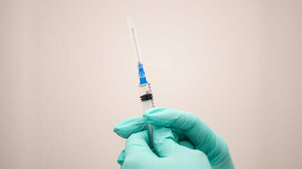 Первый пациент получил российскую персонализированную вакцину от рака