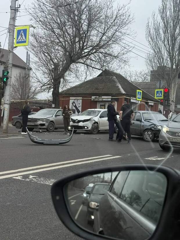 Ещё фото с места ДТП на Богдана Хмельницкого