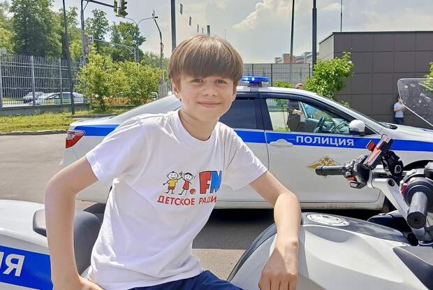 Мирослав Залевский познакомился с полицейскими собаками и посидел за рулём полицейского мотоцикла