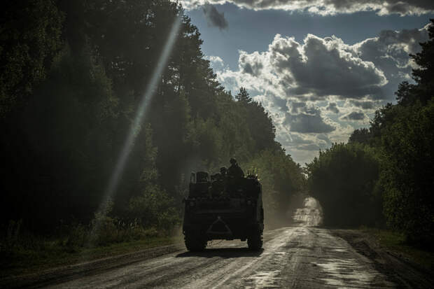 Украина экстренно направила в Курскую область спецтехнику для возведения укреплений