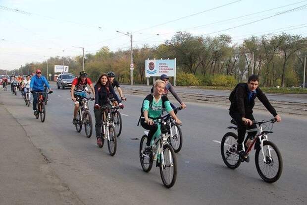 Практически во всех городах провели велопробеги "для галочки" авто, прикол, россия, юмор