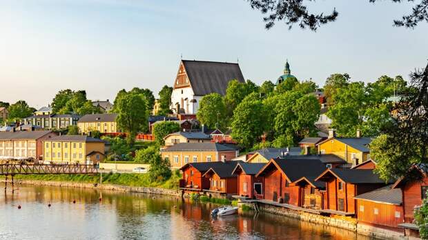 Угадаете, где в 2026 году живут самые счастливые люди? Проверьте себя по полному рейтингу стран