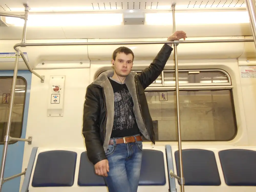 Парни кемерово южный. Парни знакомятся с парнями. Красивые мужчины самары. Парни хорнет. Парни хорнет.