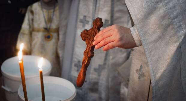 Священник назвал неуместными застолья 23 Февраля
