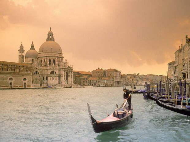 Sunset_Over_Grand_Canal_Venice_Italy (700x525, 103Kb)
