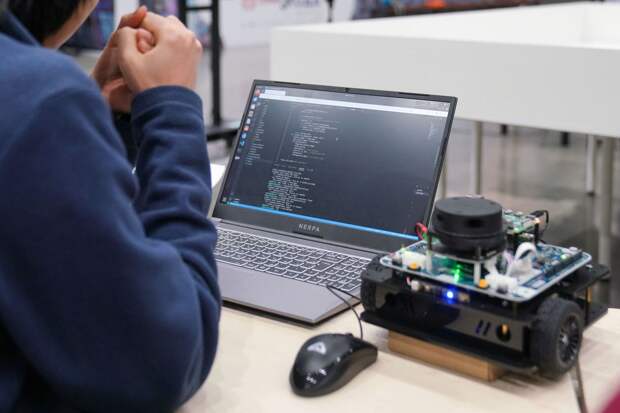 Hh.ru: в 2026 году самыми перспективными для карьеры будут инженерия и финансы