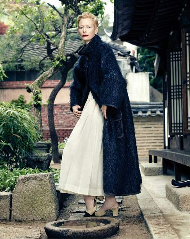 Тильда в кавере для Vogue и Chanel