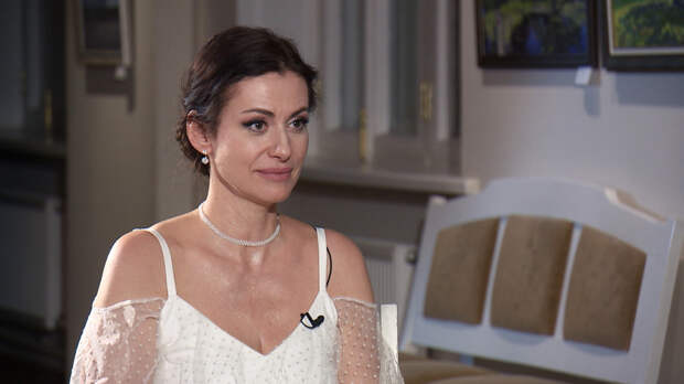 «Я не попрошайничаю, а заказываю»: как 24-летняя дочь Анны Ковальчук «кормит» звездную маму, а 15-летний сын избегает публичности