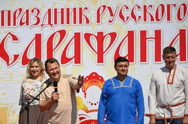 В Мичуринском районе выбрали лучший национальный костюм на конкурсе "Русский сарафан"