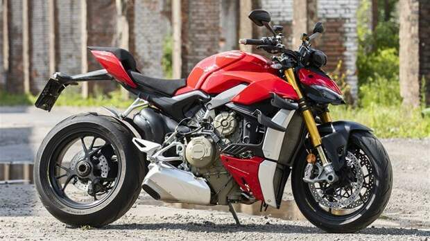 Четырехцилиндровый Ducati Streetfigher - новый король нудистов.