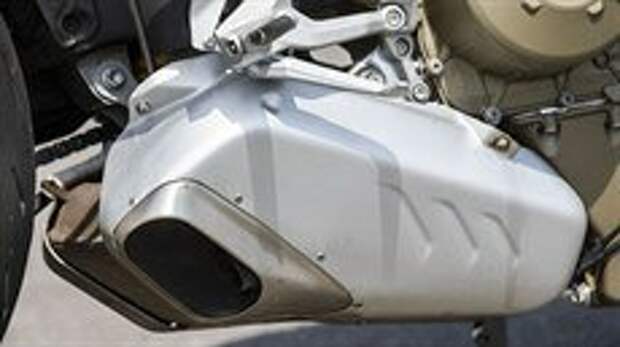 Четырехцилиндровый Ducati Streetfigher - новый король нудистов.