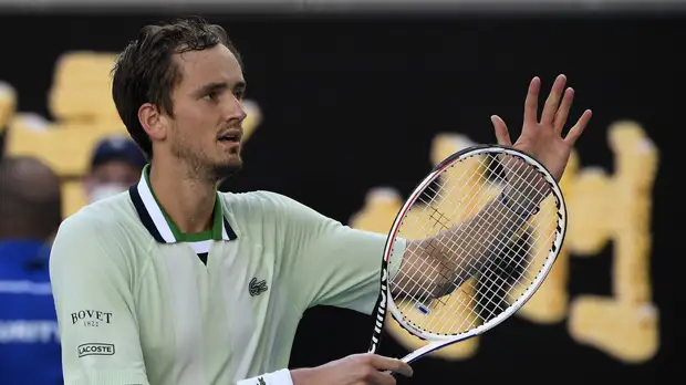Медведев прокомментировал победу над ван де Зандсхулпом на Australian Open