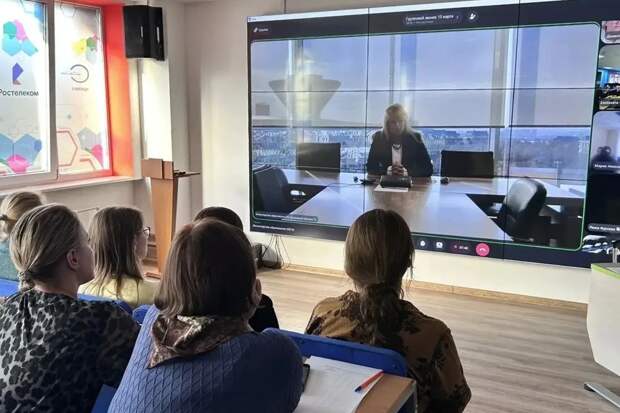 Более 3 тысяч родителей посетили единое родительское собрание в Подмосковье