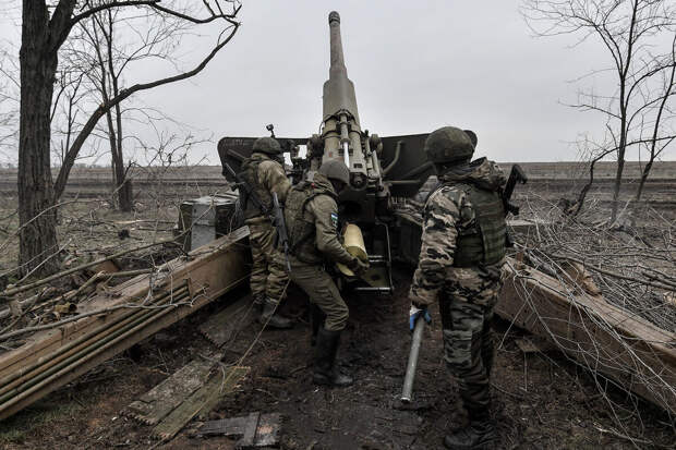 Артиллерист с позывным "Байкал" рассказал о работе гаубицы "Гиацинт-К" на СВО