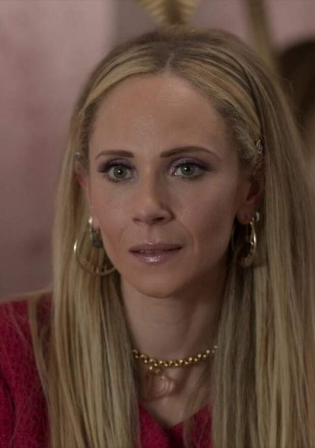 Keeley Defends Shandy - Ted Lasso Season 3 Episode 2
