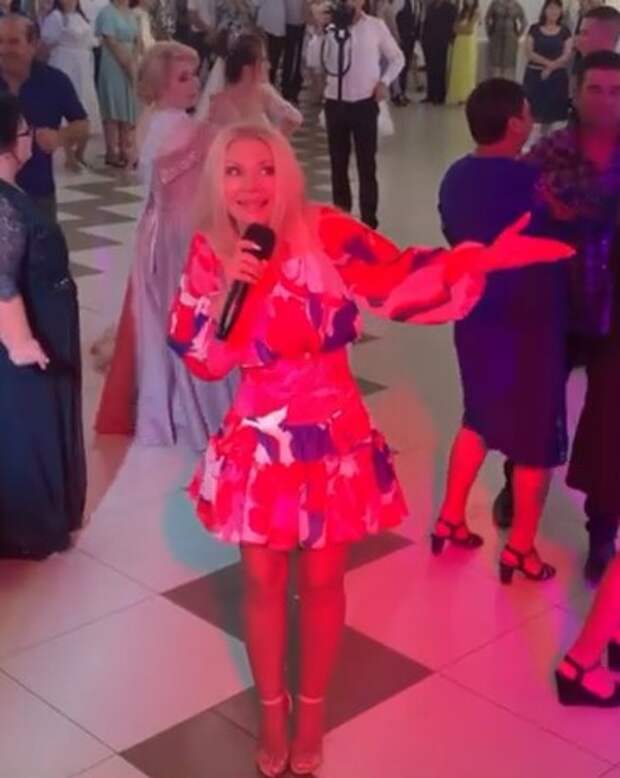Мама Дана Балана погуляла на свадьбе