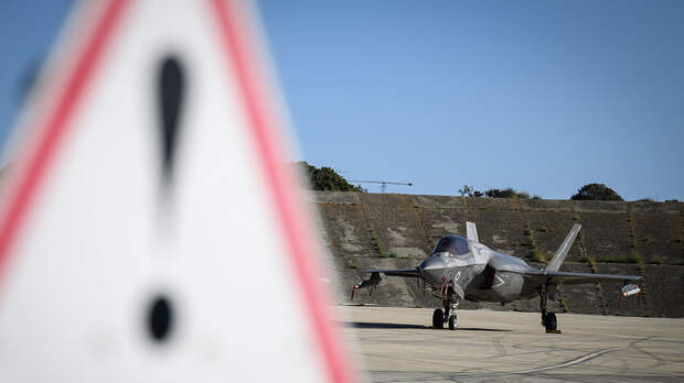 В Никосии сотни человек вышли на протест против британских военных баз на Кипре