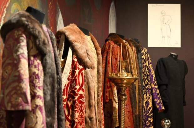 В художественном музее Крамского открылись выставки о религии и власти